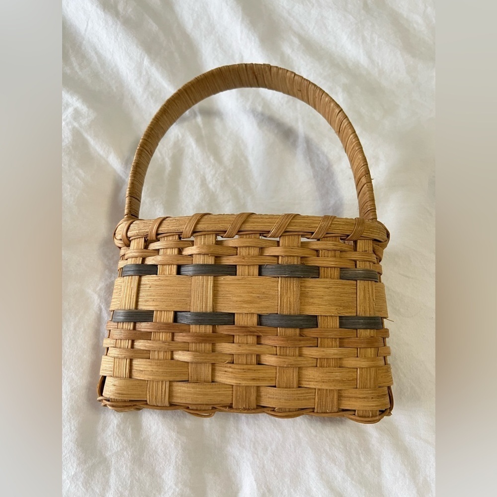 Vintage Small Amish Made Basket Handwoven Signed.